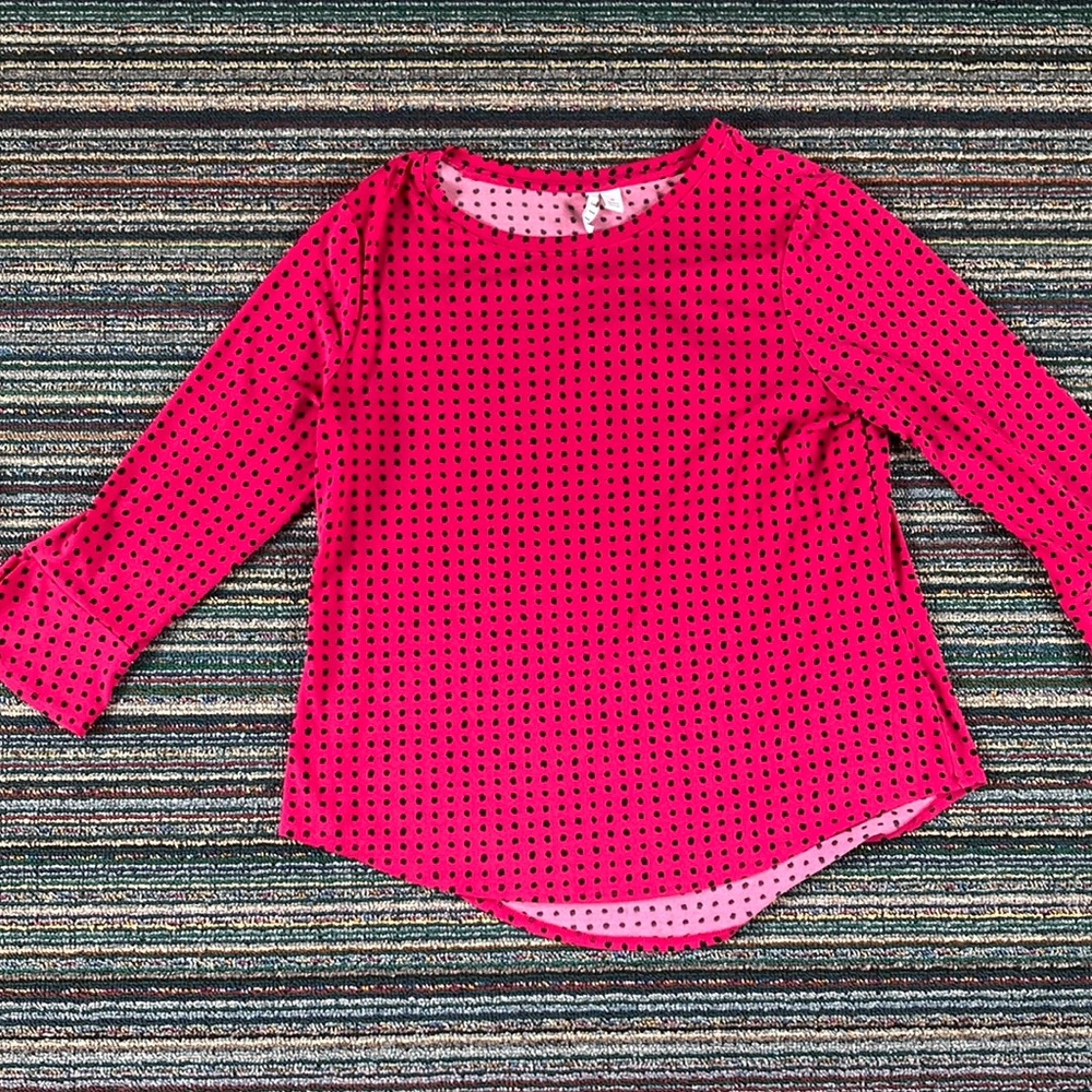 medium M Elle pink polka dot long sleeve fuchsia shirt with flounce sleeves